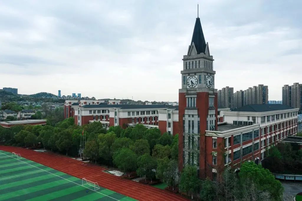 4 杭州英特外國(guó)語(yǔ)學(xué)校2024年高中招生簡(jiǎn)章_考試時(shí)間1.jpg