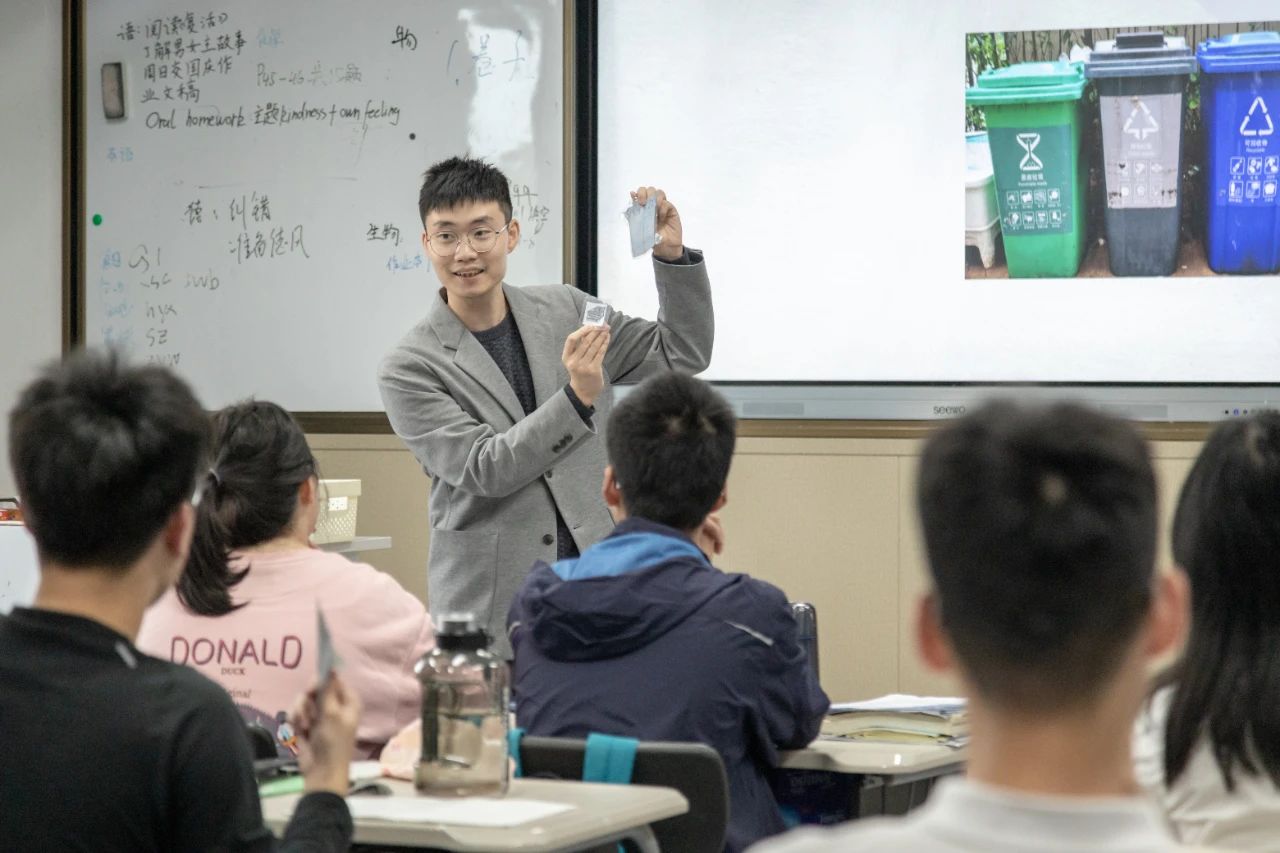 6 2025年杭州英特外國語學(xué)校高中雙語部招生發(fā)布2.jpg