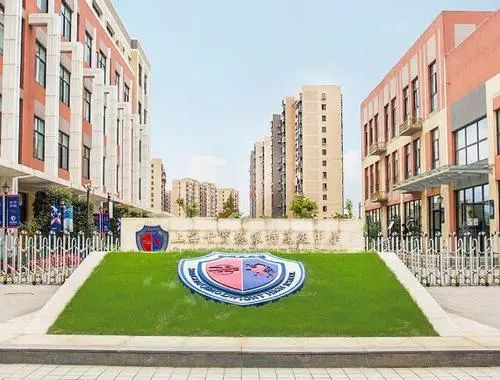 上海國際學校學費多少錢，一年起碼20萬以上？